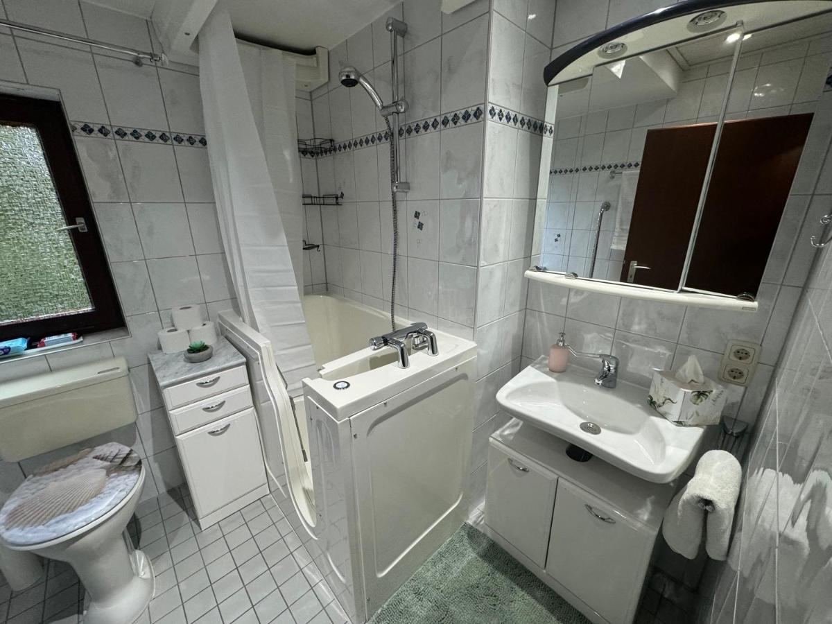 Апартаменти Schoenes, Friedliches Zimmer Аугсбург Екстер'єр фото